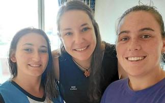 De izquierda a derecha, Oihane Manrique, Sheila Maeztu y Natalia Merchán, durante el confinamiento. Foto: Cedida