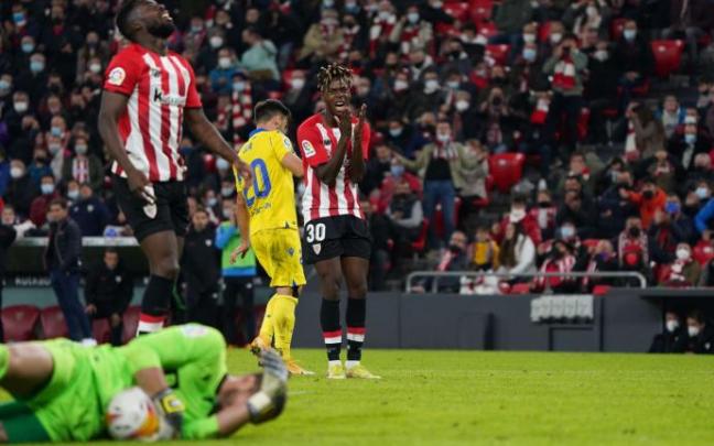 Iñaki y Nico Williams se lamentan tras una ocasión fallada en el partido del pasado viernes ante el Cádiz. Iñaki y Nico Williams se lamentan tras una ocasión fallada en el partido del pasado viernes ante el Cádiz.