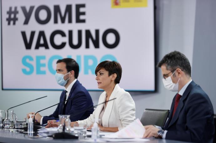 La ministra de Política Territorial, Isabel Rodríguez; el ministro de la Presidencia, Félix Bolaños, y el ministro de Consumo, Alberto Garzón.