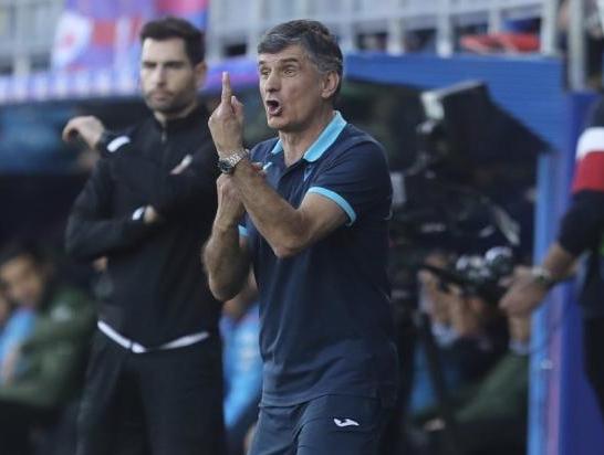 José Luis Mendilibar, en un partido del Alavés.