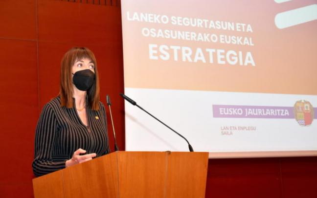 Mendia destaca la importancia del diálogo social para "encontrarnos en todo lo que nos permita avanzar". Mendia destaca la importancia del diálogo social para "encontrarnos en todo lo que nos permita avanzar".