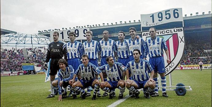 Tras cerca de 43 años de ausencia, en Primera , el Athletic regresaba a Mendizorroza el 17 de enero de 1999 (1-2). Esta era la formación del Deportivo Alavés: De pie (izda. a dcha.): 'Kike', Julio Salinas, Berruet, Iván Rocha, Pablo Gómez, Albistegui y De