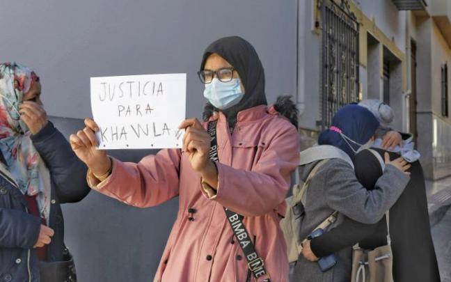 Una joven pide justicia para la menor de 14 años asesinada.