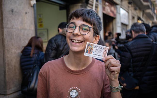 El niño Cosmin Rotariu resultó agraciado con el primer premio de la Lotería de El Niño 2019. El niño Cosmin Rotariu resultó agraciado con el primer premio de la Lotería de El Niño 2019.