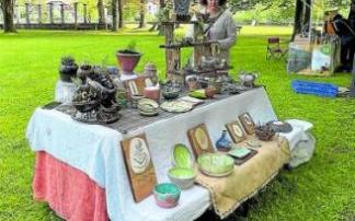 Mostraron las posibilidades de las plantas también en artesanía. Mostraron las posibilidades de las plantas también en artesanía.