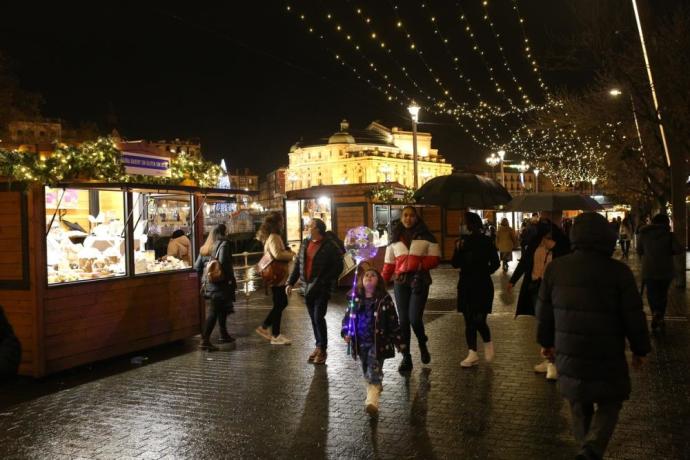 Mercado de Navidad en el muelle de Ripa.