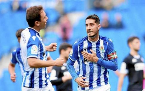 Roberto López celebra un gol de la última temporada, con el Sanse en Segunda División. Foto: LaLiga