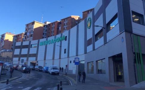 Mercadona inaugura su nueva tienda eficiente en el barrio bilbaino de Rekalde.