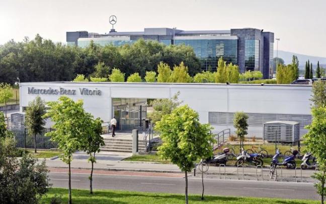 Exterior de la fábrica de Mercedes en Vitoria