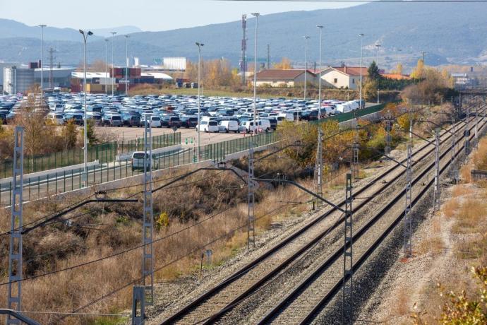 Vehículos en la campa de Mercedes