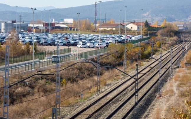 Vehículos en la campa de Mercedes