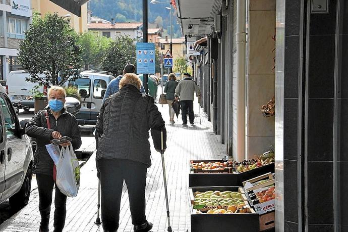 Villabonako kale Berriko saltokiak.