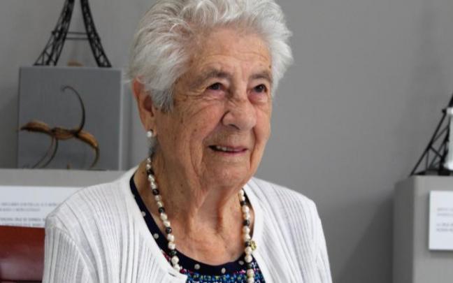 Mertxe Ibirika, la vecina más longeva de Ugao y siempre con una sonrisa.