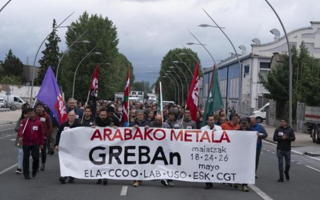 Movilización durante la jornada de huelga del Metal alavés del pasado martes. Movilización durante la jornada de huelga del Metal alavés del pasado martes.