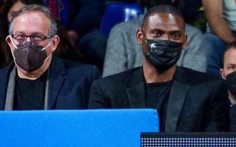 Mickeal, a la derecha, durante una visita reciente al Palau Blaugrana