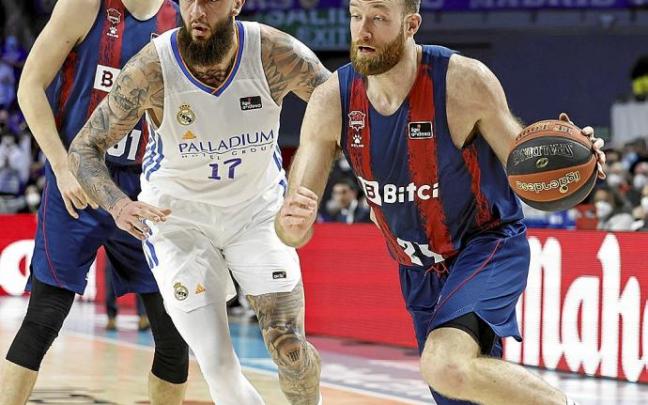 Costello completó un partido muy completo y fue clave, junto a Enoch, para empequeñecer a Tavares y a Poirier. Foto: ACB Photo/ P. Castillo Costello completó un partido muy completo y fue clave, junto a Enoch, para empequeñecer a Tavares y a Poirier. Foto: ACB Photo/ P. Castillo