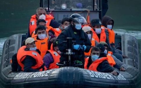 Traslado de migrantes a Dover. Traslado de migrantes a Dover.