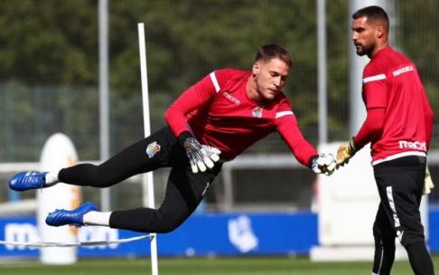 Remiro y Moyá, durante un entrenamiento en Zubieta.