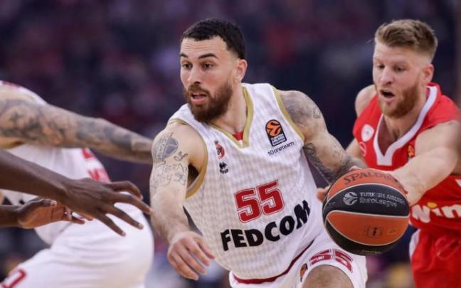 Mike James, durante uno de los encuentros de la eliminatoria que está disputando frente a Olympiacos en el 'play off' de la Euroliga