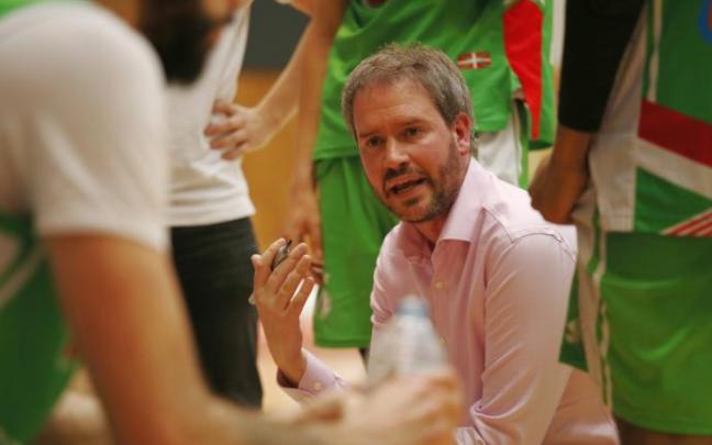 Mikel Garitaonandia, entrenador del Zornotza. Mikel Garitaonandia, entrenador del Zornotza.