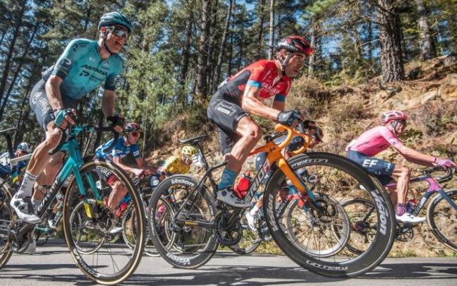Mikel Landa, durante la ascensión a Ermualde.