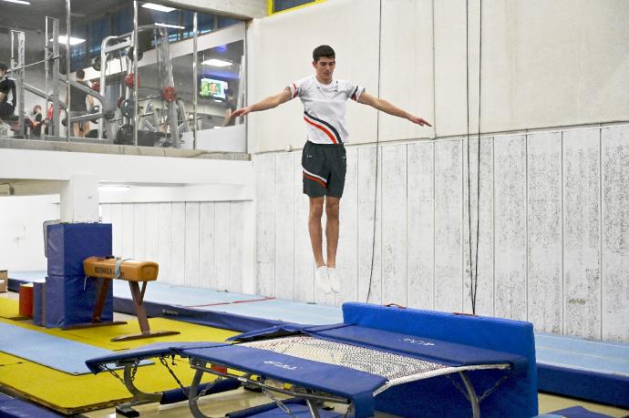 Mikel Mardones, en un entrenamiento sobre la colchoneta