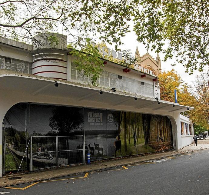 Los diez años sin actividad ya se dejan sentir en el grado de conservación del inmueble. La asociación Hispania Nostra ha incluido al edificio dentro de la categoría de Lista Roja y advierte del "aumento del deterioro por su falta de uso" y de la presenci