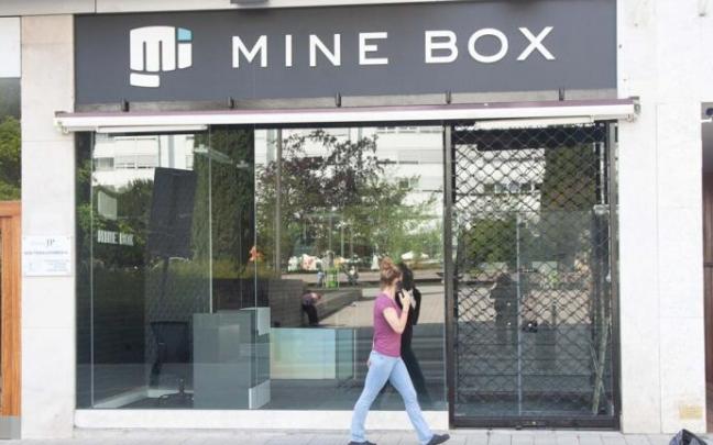 Exterior del nuevo gimnasio Mine Box Exterior del nuevo gimnasio Mine Box
