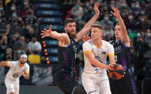 Regimantas Miniotas jugó el pasado domingo su último partido con el Bilbao Basket.