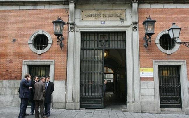 Fachada del Ministerio de Justicia. Fachada del Ministerio de Justicia.