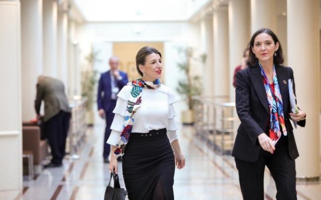 Las ministras de Trabajo y Economía Social, Yolanda Díaz, y de Industria, Comercio y Turismo, Reyes Maroto. Las ministras de Trabajo y Economía Social, Yolanda Díaz, y de Industria, Comercio y Turismo, Reyes Maroto.