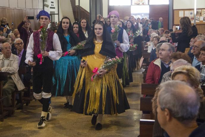 Misa baturra celebrada en Vitoria un 12 de octubre anterior a la pandemia.