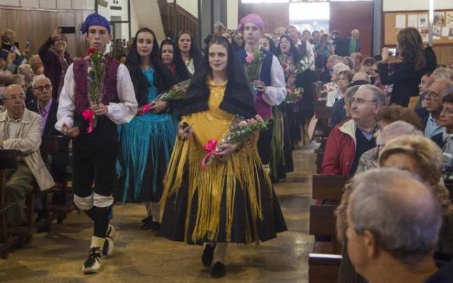 Misa baturra celebrada en Vitoria un 12 de octubre anterior a la pandemia.