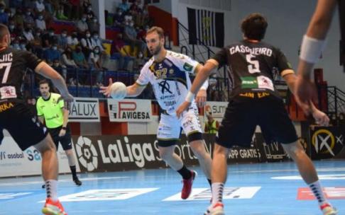 Mihajlo Mitic, en un partido de esta temporada. Mihajlo Mitic, en un partido de esta temporada.