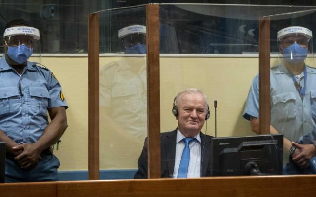 Ratko Mladic en la sesión del Tribunal Internacional de La Haya Ratko Mladic en la sesión del Tribunal Internacional de La Haya