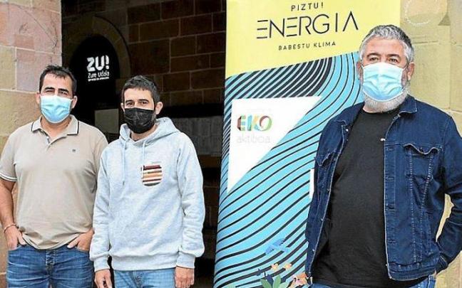El técnico de Sostenibilidad y los ediles de Movilidad y Medio Ambiente. El técnico de Sostenibilidad y los ediles de Movilidad y Medio Ambiente.