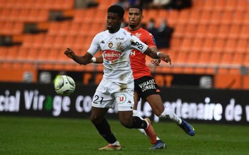 Mohamed-Ali Cho, durante un partido con el Angers.