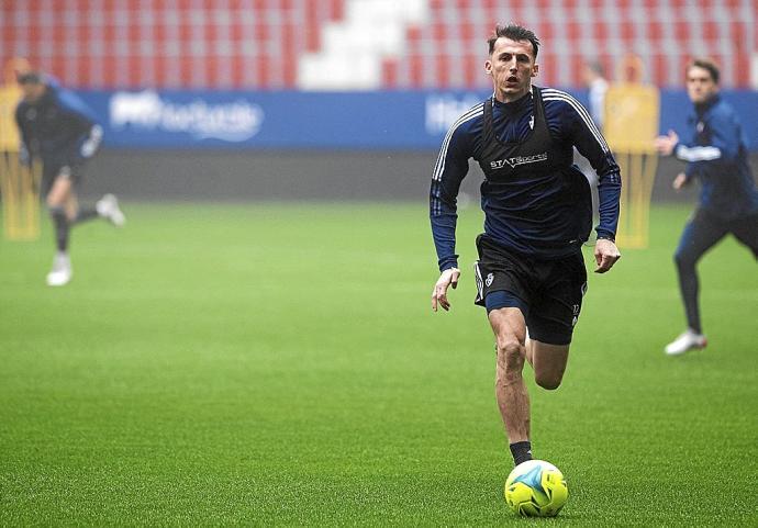 Ante Budimir, durante el entrenamiento de Osasuna en El Sadar. Foto: Club Atlético Osasuna