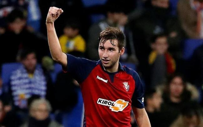 Jon Moncayola celebra su primer gol con Osasuna.
