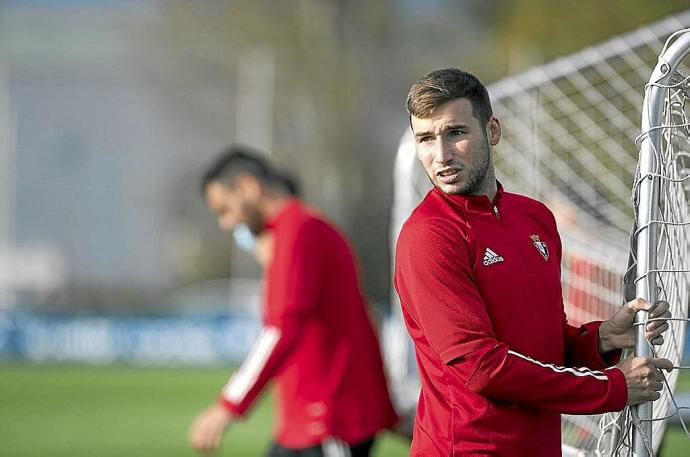 Jon Moncayola, durante un entrenamiento con Osasuna. Foto: Mikel Saiz