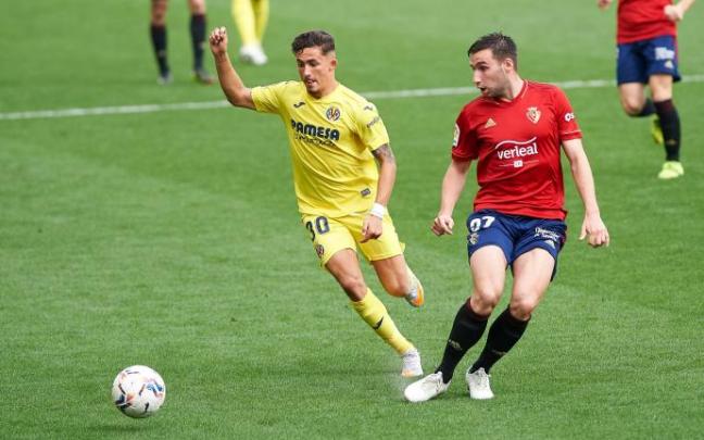 Yeremi Pino y Jon Moncayola, durante un partido.