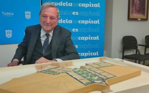 Rafael Moneo muestra la maqueta del futuro barrio de Gardachales