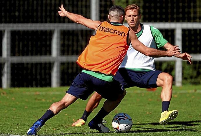 Nacho Monreal, durante un entrenamiento en Zubieta.