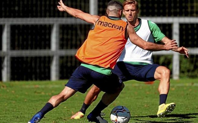Nacho Monreal, durante un entrenamiento en Zubieta.