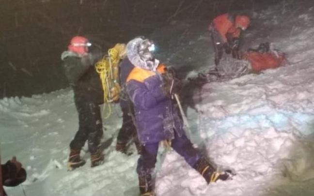 Cinco montañeros mueren en el monte Elbrus de Rusia Cinco montañeros mueren en el monte Elbrus de Rusia