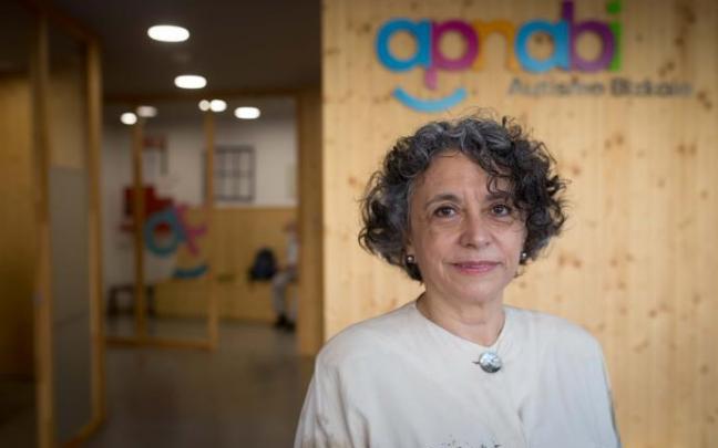 Montserrat Clavero: "Se les diagnostica ansiedad y depresión sin ver qué hay detrás"