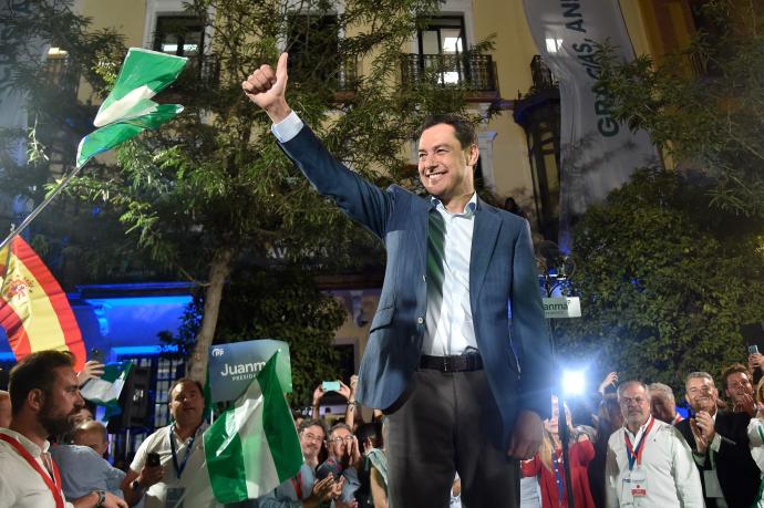 Juanma Moreno tras proclamarse vencedor de las elecciones.