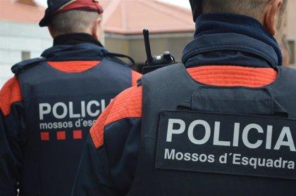 Dos agentes de los Mossos D'Esquadra