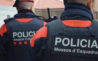Dos agentes de los Mossos D'Esquadra