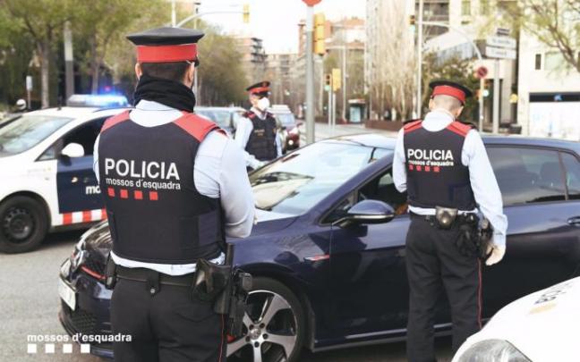 Agentes de los Mossos d'Esquadra Agentes de los Mossos d'Esquadra